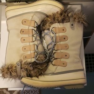 Sorel Joan of Artic Winter Boots size 8